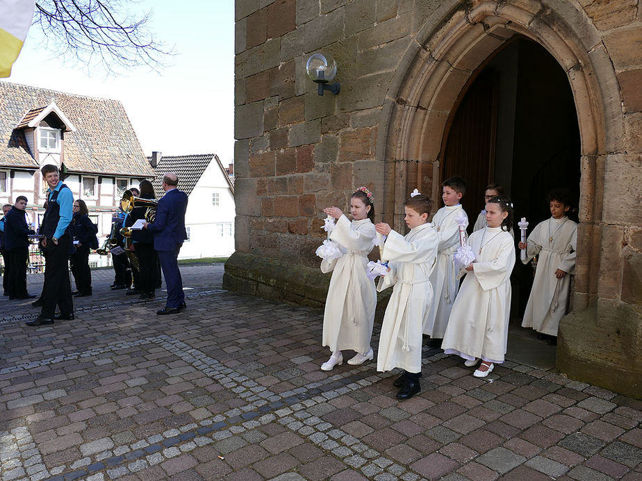 Feier der 1. Heiligen Kommunion in Sankt Crescentius (Foto: Karl-Franz Thiede)